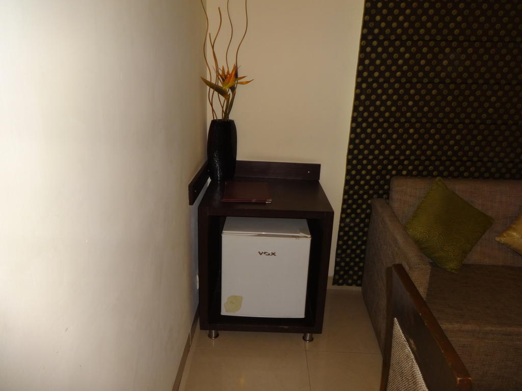 Hotel Gautam Residency Neu-Delhi Zimmer foto