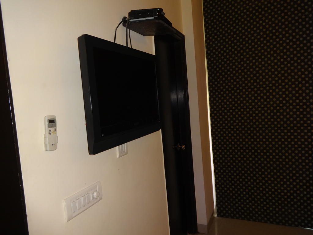 Hotel Gautam Residency Neu-Delhi Zimmer foto